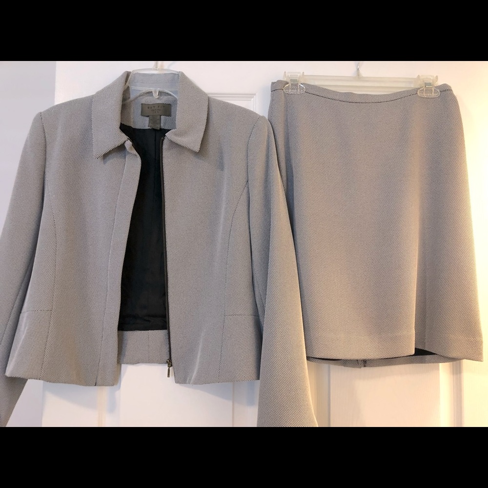 Blazer and Skirt Gray printed suit